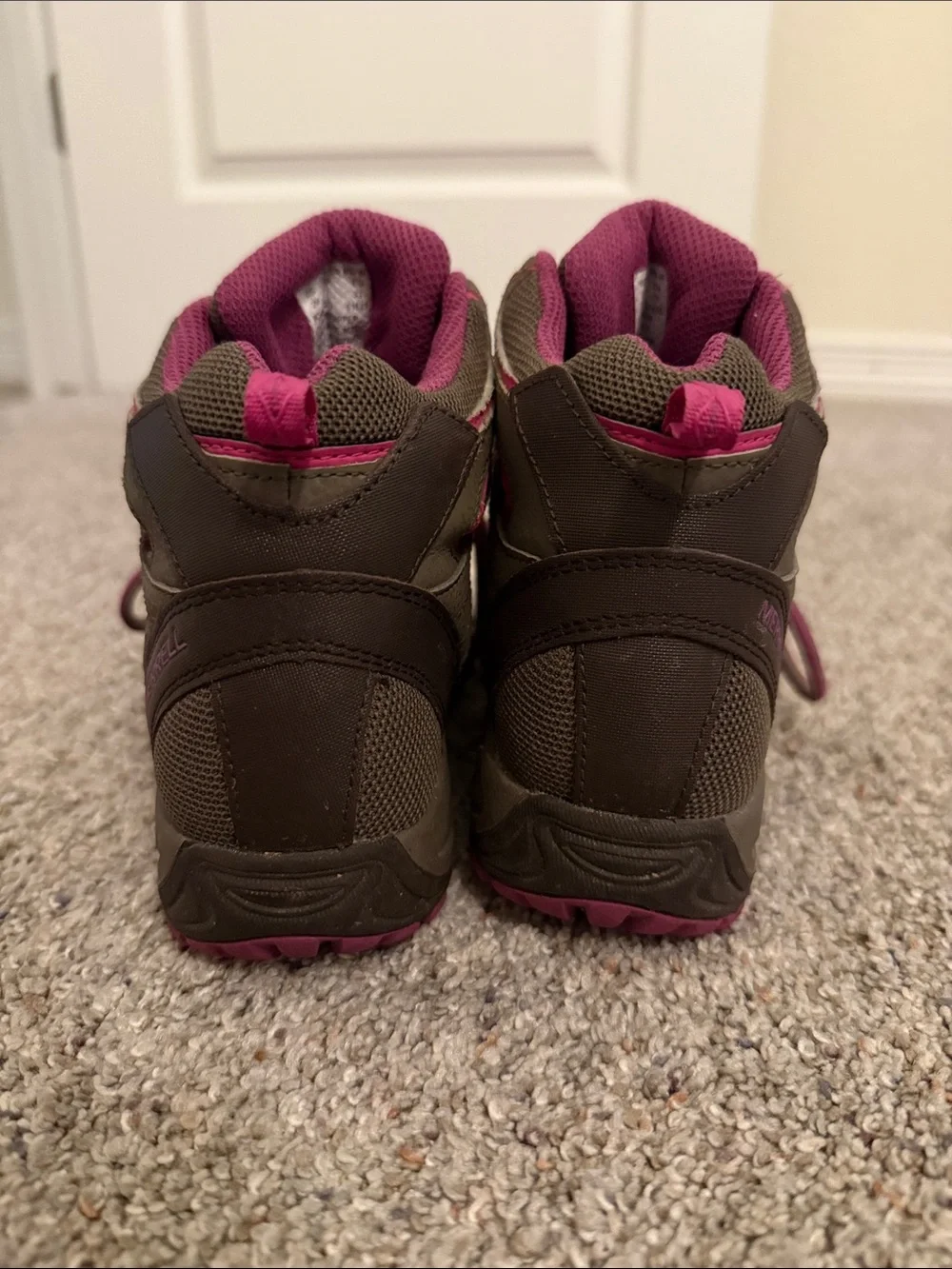 Merrell Girls Hilltop Ventilator Mid hiking boots brown/pink size 2